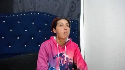 Snapshot of anyu_1306 chatting on February 3, 4:25 am anyu online show from February 3, 4:25 am