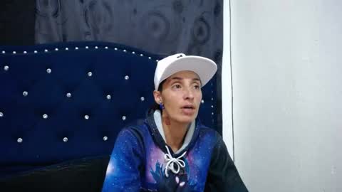 Snapshot of anyu_1306 chatting on February 26, 2:59 am anyu online show from February 26, 2:59 am