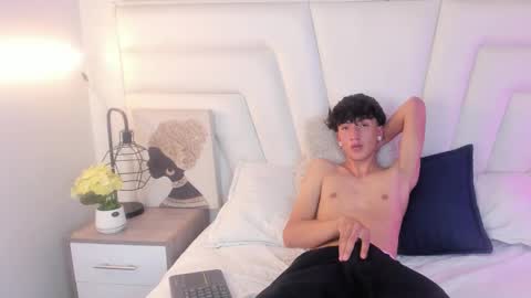 Anyul  online show from February 11, 5:58 am