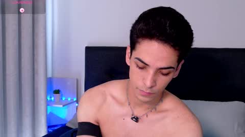 Snapshot of aodaboyy chatting on December 16, 1:05 pm aodaboy online show from December 16, 1:05 pm