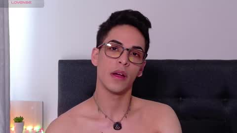 Snapshot of aodaboyy chatting on February 12, 1:28 pm aodaboy online show from February 12, 1:28 pm