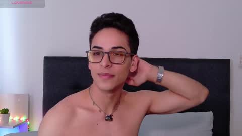 Snapshot of aodaboyy chatting on February 16, 1:29 pm aodaboy online show from February 16, 1:29 pm