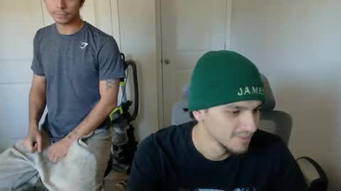 ApacheWithWebcam online show from December 19, 5:53 pm