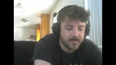 ape1x online show from December 1, 7:47 pm