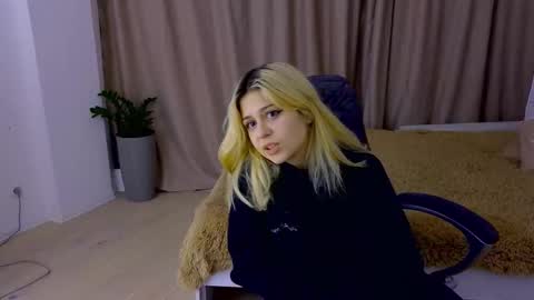 ApheliaStar online show from November 28, 3:04 pm