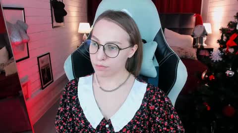 Snapshot of aphexqueen chatting on December 11, 1:06 pm APHEX QUEEN online show from December 11, 1:06 pm