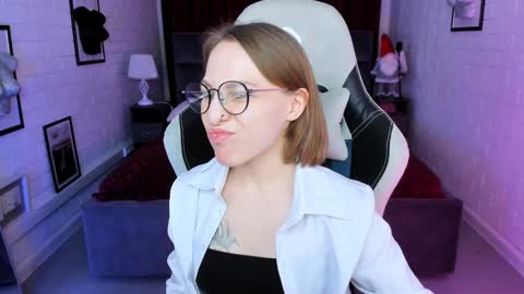 Snapshot of aphexqueen chatting on January 11, 1:22 pm APHEX QUEEN online show from January 11, 1:22 pm