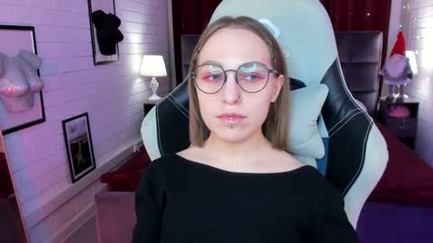 Snapshot of aphexqueen chatting on February 5, 1:44 pm APHEX QUEEN online show from February 5, 1:44 pm