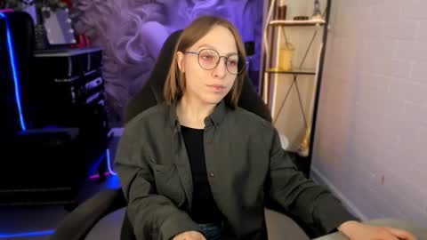 Snapshot of aphexqueen chatting on February 27, 9:11 am APHEX QUEEN online show from February 27, 9:11 am