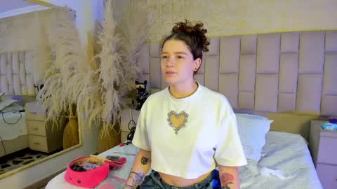 aphrodite online show from December 20, 9:55 pm