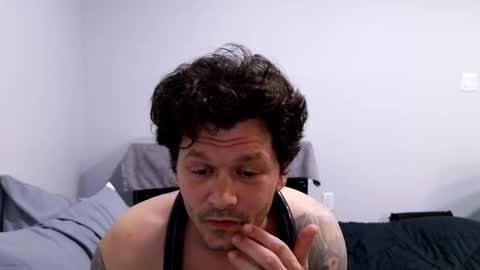 Snapshot of apocalypse_cream chatting on March 2, 7:15 am apocalypse_cream online show from March 2, 7:15 am