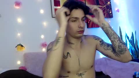 Snapshot of apolo01_ chatting on December 4, 3:43 pm Apolo online show from December 4, 3:43 pm