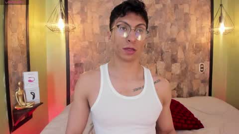 apolo_crus online show from April 17, 4:15 am