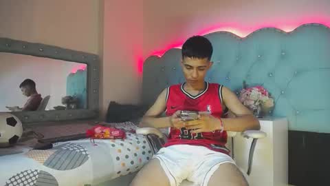 Apolo Richards online show from February 14, 8:38 pm