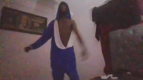 Snapshot of apoloblackbig chatting on February 12, 5:37 am apoloblackbig online show from February 12, 5:37 am