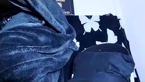 Snapshot of apoloblackbig chatting on February 22, 7:12 am apoloblackbig online show from February 22, 7:12 am