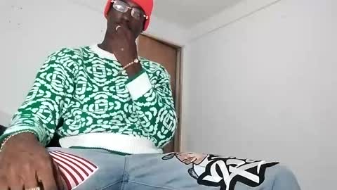 Snapshot of apoloblackbig chatting on October 12, 3:27 am apoloblackbig online show from October 12, 3:27 am