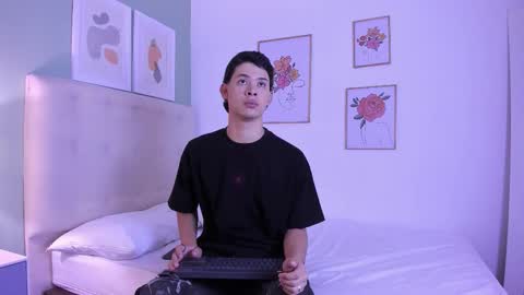 Apolo twink online show from December 14, 7:18 pm