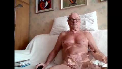 Snapshot of apony58 chatting on September 21, 1:24 pm Adam online show from September 21, 1:24 pm