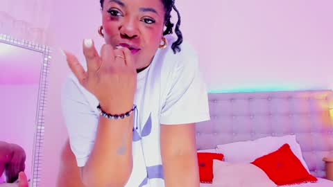 Snapshot of apotheosicass chatting on February 2, 5:59 pm KARLA online show from February 2, 5:59 pm