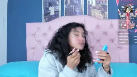 Snapshot of applehot_lr chatting on March 4, 8:24 am sofi y kevin online show from March 4, 8:24 am