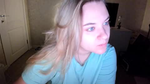 Snapshot of appleyummybuns chatting on November 12, 4:18 pm appleyummybuns online show from November 12, 4:18 pm