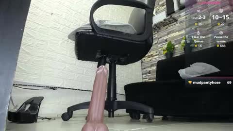 Snapshot of aprhillove chatting on December 19, 3:19 pm Aprhillove online show from December 19, 3:19 pm