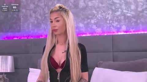 Snapshot of apri_licious chatting on February 5, 7:07 pm April online show from February 5, 7:07 pm