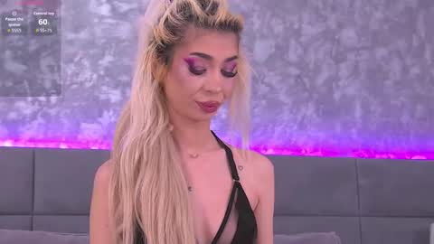 Snapshot of apri_licious chatting on February 24, 8:40 pm April online show from February 24, 8:40 pm