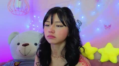 Snapshot of april_bennett chatting on February 13, 2:02 pm online show from February 13, 2:02 pm