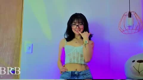 Snapshot of april_bennett chatting on February 26, 12:04 pm online show from February 26, 12:04 pm