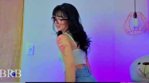 Snapshot of april_bennett chatting on February 28, 12:17 pm online show from February 28, 12:17 pm