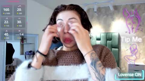 Snapshot of april_dumont chatting on November 12, 11:43 am April online show from November 12, 11:43 am