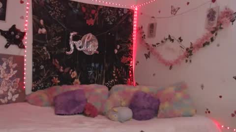 april_l6 online show from March 18, 11:08 pm