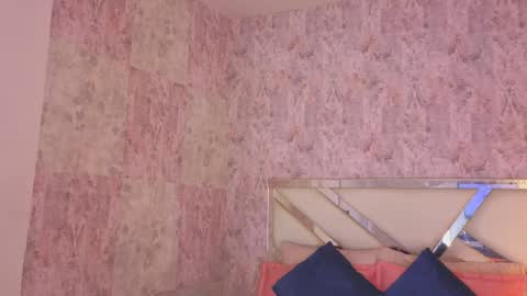 Isabella online show from April 4, 8:50 pm