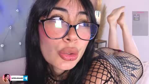 Cris online show from December 1, 1:05 pm