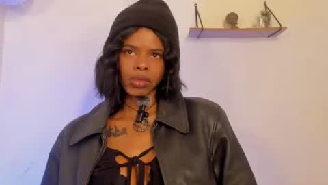 aprillebony319262 online show from April 12, 12:37 am