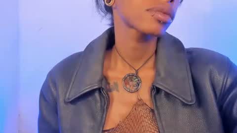 aprillebony319262 online show from April 13, 8:25 pm