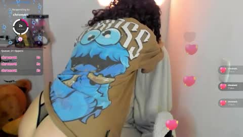 aqua emilly online show from December 4, 11:57 pm