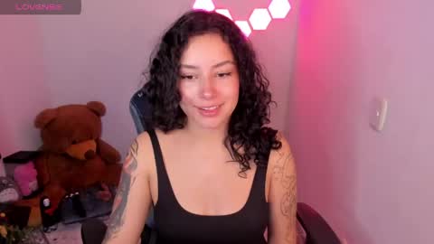 aqua emilly online show from April 16, 2:01 am