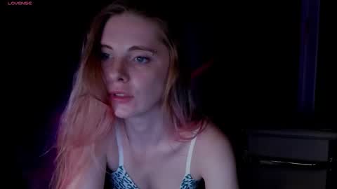 Snapshot of aqualen chatting on October 28, 1:14 pm aqualen online show from October 28, 1:14 pm