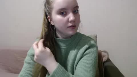 Josefin online show from December 15, 11:01 am