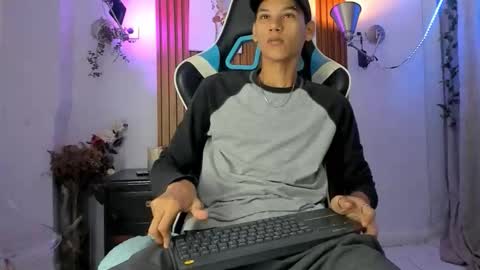 aquarius_xxx online show from November 6, 11:33 am