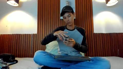 aquarius_xxx online show from November 12, 11:21 am