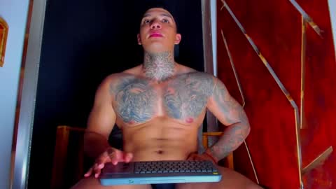 Snapshot of aquiles_elpapi chatting on May 22, 3:57 am AquilesElpapi online show from May 22, 3:57 am