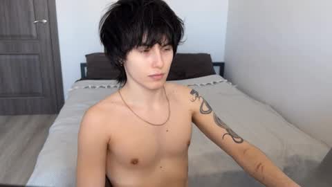 zik and kris online show from April 8, 9:42 am