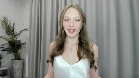 Lina online show from September 30, 9:25 am