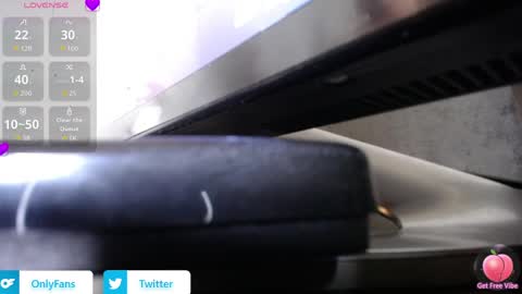 Snapshot of arabella9619 chatting on May 31, 6:09 pm arabella9619 online show from May 31, 6:09 pm