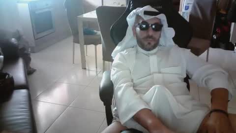 ArabicBeastHabibi online show from October 12, 1:10 pm