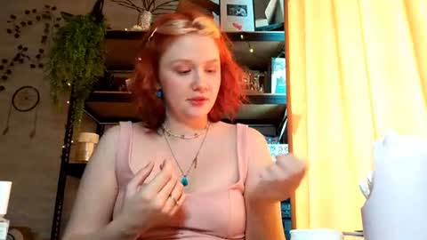 Snapshot of aracelisisofo chatting on August 6, 7:54 am Sarah online show from August 6, 7:54 am